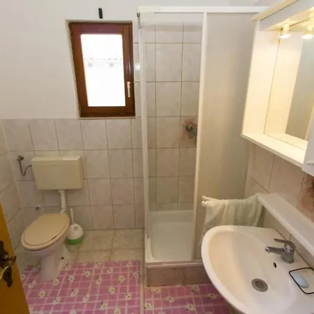 Vikendica Mit Privatpool Fuer 6 Personen Ca 75 Qm In Pula-fondole, Istrien Istrische Riviera Valbandon